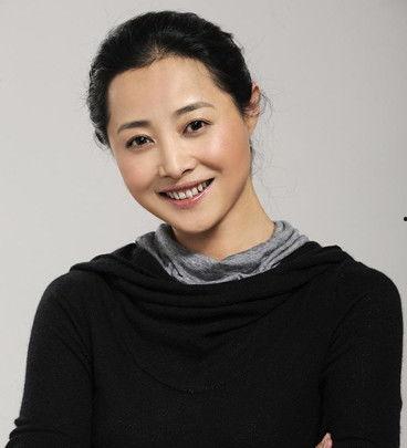 佘淳个人资料,才华横溢的艺术家，人生轨迹与艺术成就的完美融合