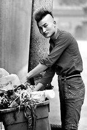 破烂王图片搞笑,垃圾堆里的欢乐喜剧